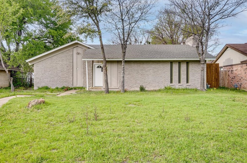 3805 W Rochelle Rd, Irving, TX 75062