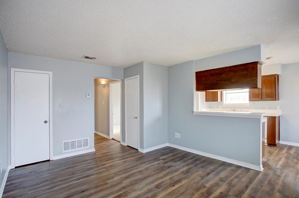 313 Queens Ct S Apt B, Midlothian, TX
