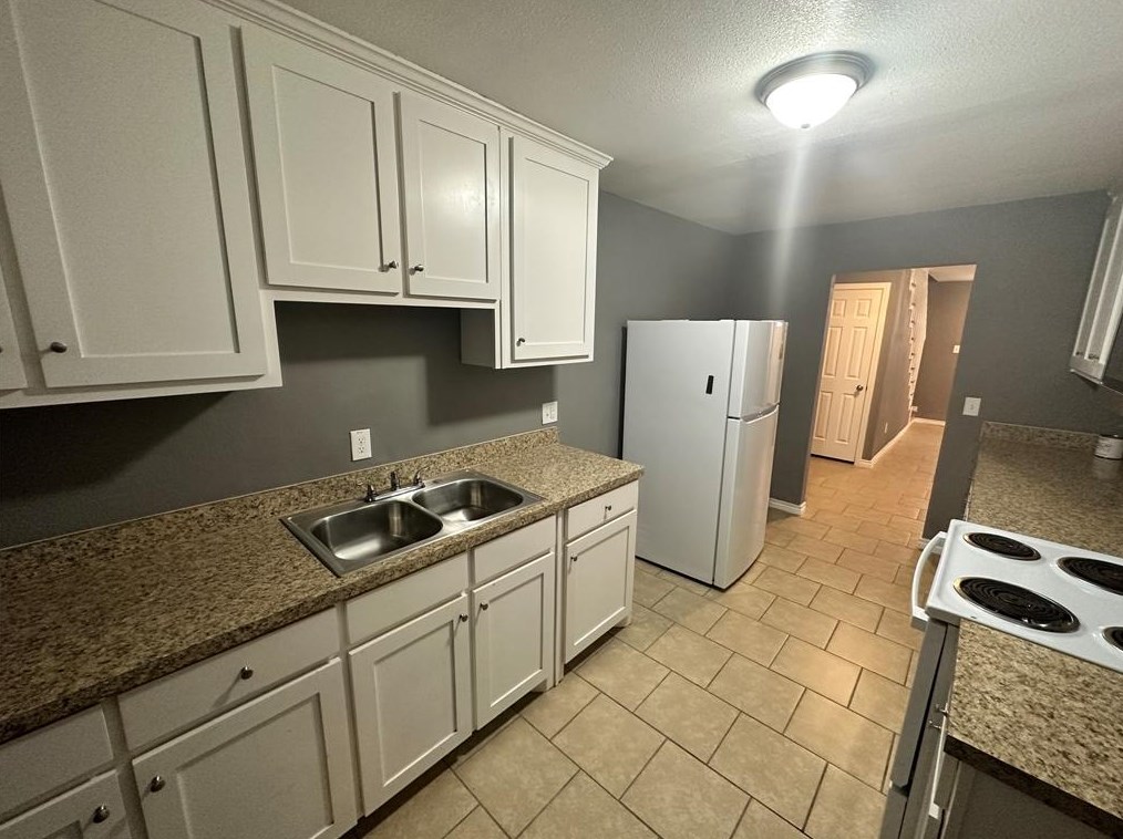 930 N Riverside Dr #930, Fort Worth, TX 76111
