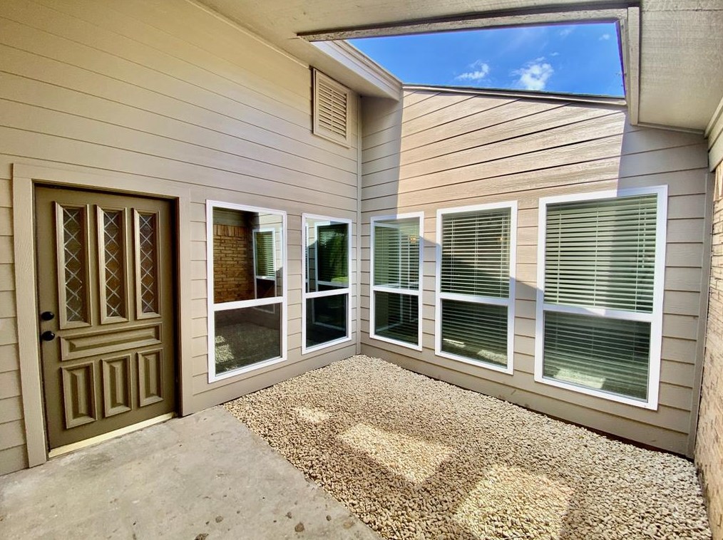 2023 Springwood Pl #a, Carrollton, TX