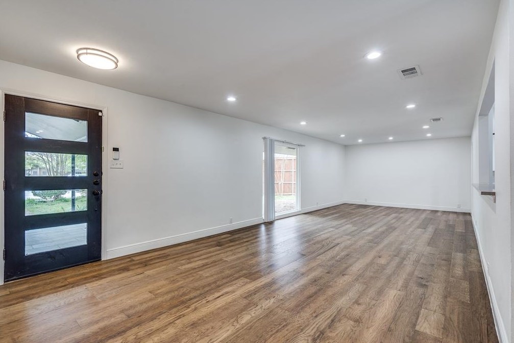 3229 Merrell Cir, Dallas, TX 75229