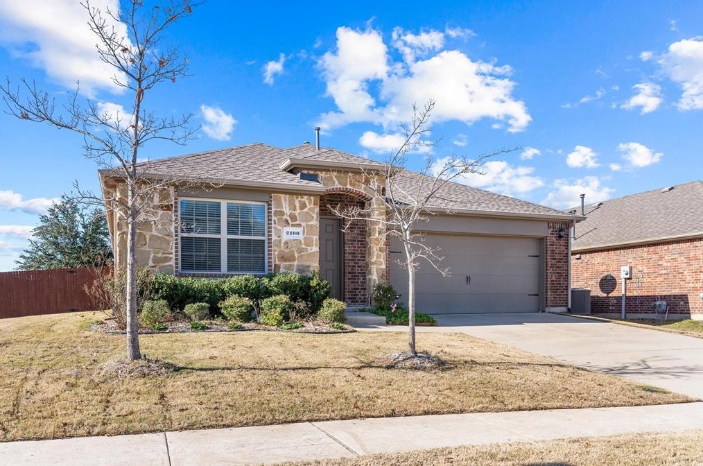 2100 Meadow Park Dr, Princeton, TX 75407