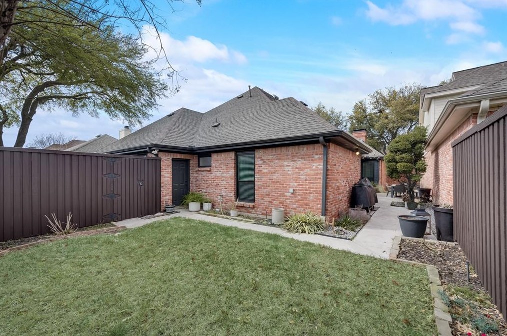 5928 Richwater Dr, Dallas TX  75252-5332 exterior