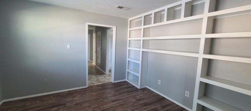 200 Se Gardens Blvd, Burleson, TX 76028