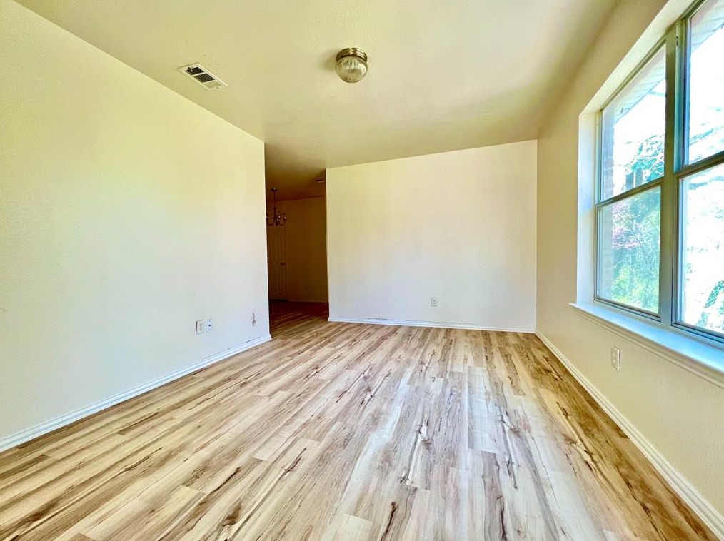 5004 Chapman St, Fort Worth, TX 76105