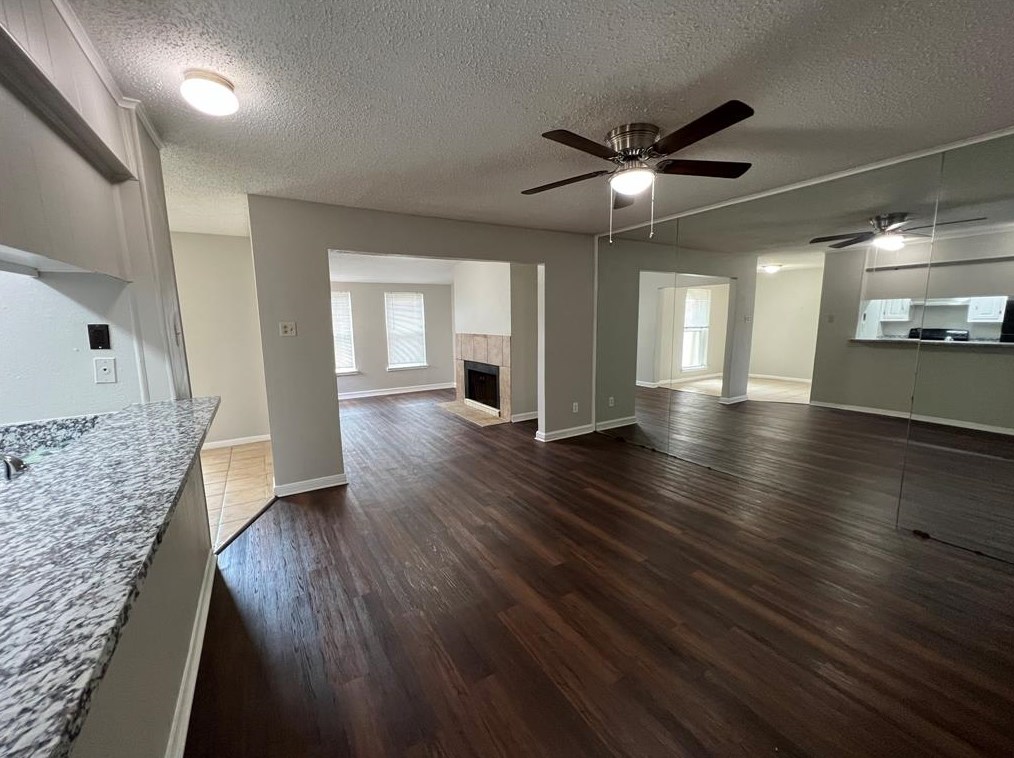 334 Arborview Dr, Garland, TX 75043