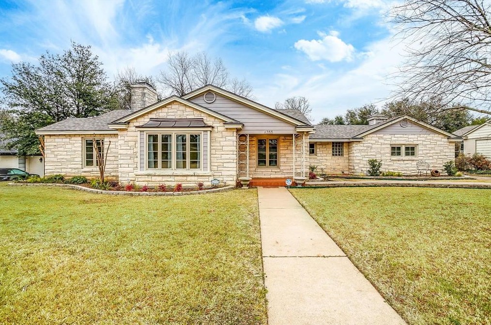 6355 Greenway Rd, Fort Worth, TX 76116