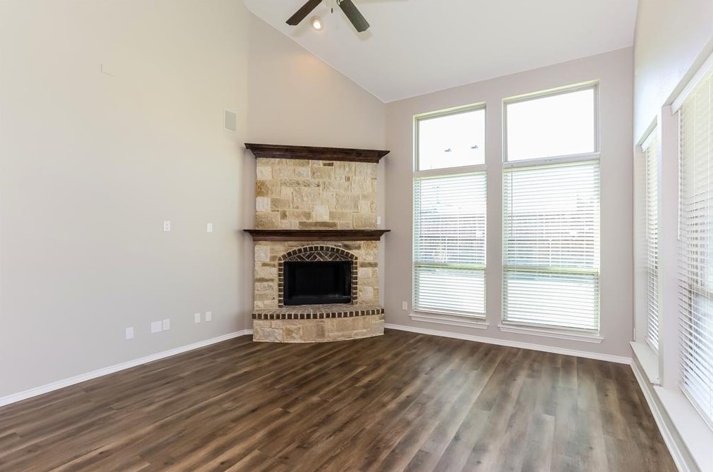 1000 Finsbury Park, Forney, TX 75126