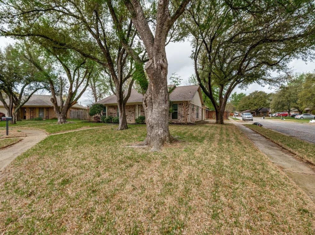 2409 Westpark Way Cir, Euless, TX 76040