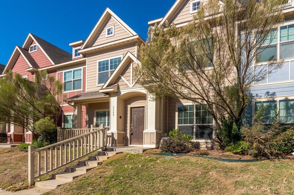 5509 Soledad Dr, Denton, TX 76208