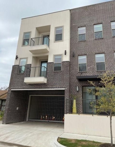 2712 Wingate St #206, Fort Worth, TX 76107
