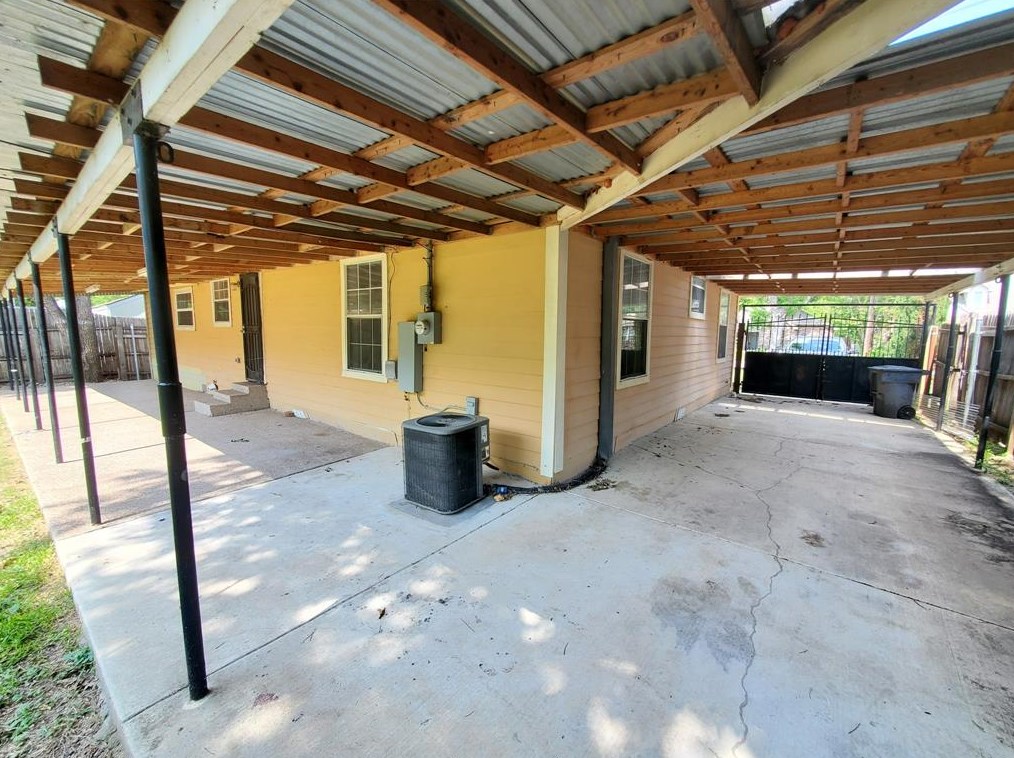 404 Mirike Dr, Fort Worth, TX 76108