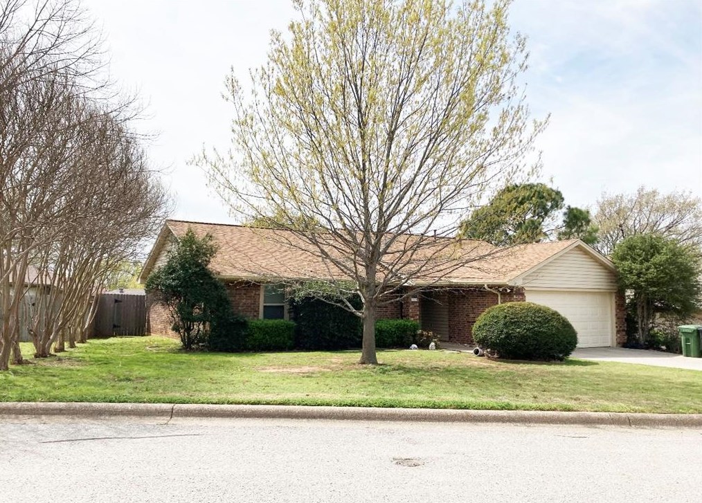 3019 Panhandle Dr, Grapevine, TX 76051