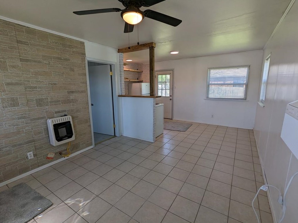 803 Mercedes St, Fort Worth, TX 76126