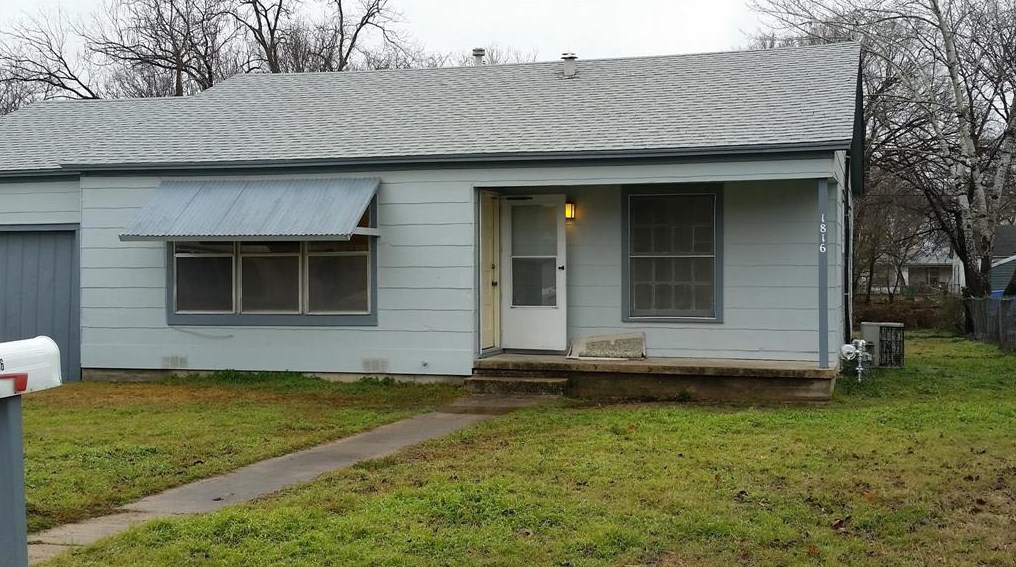 1816 N Culberson St, Whitesboro, TX 76240