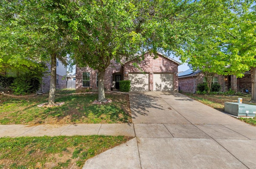 12628 Summerwood Dr, Burleson, TX 76028