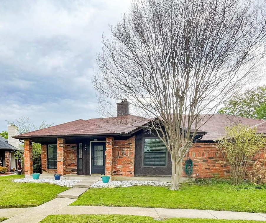 204 Nixon St, Coppell TX  75019-4807 exterior