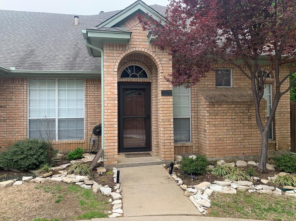 1815 W Wall St, Grapevine, TX 76051