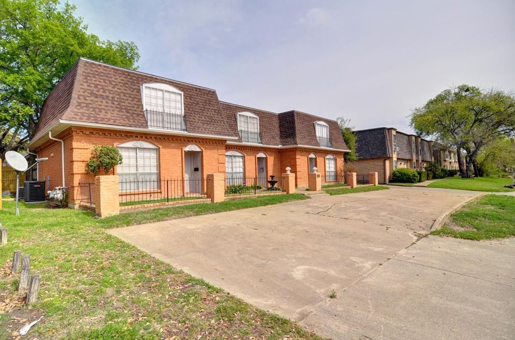 3105 Las Vegas Trl, Fort Worth, TX 76116