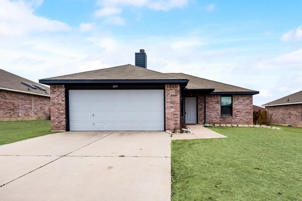 2613 Castle Pines Dr, Burleson, TX 76028