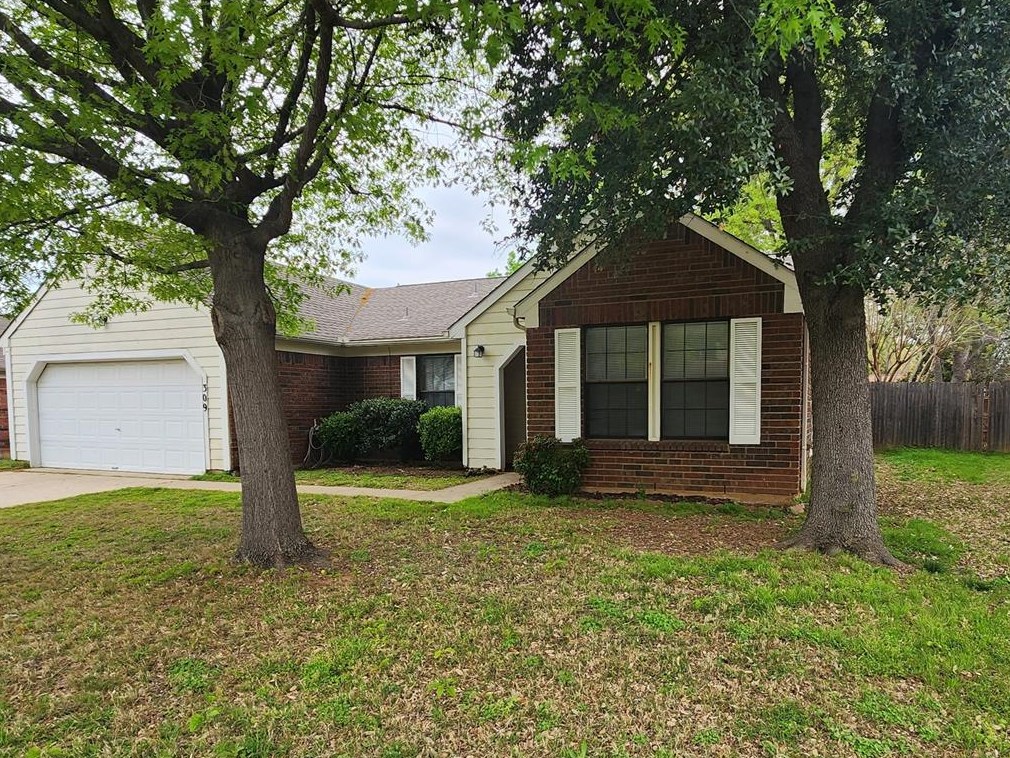 309 Sage Ln, Euless, TX 76039