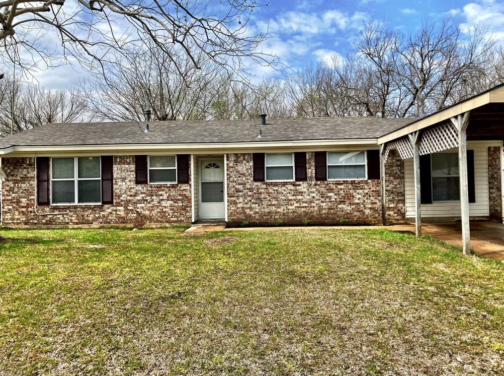 2114 N Duke Dr, Sherman, TX 75090
