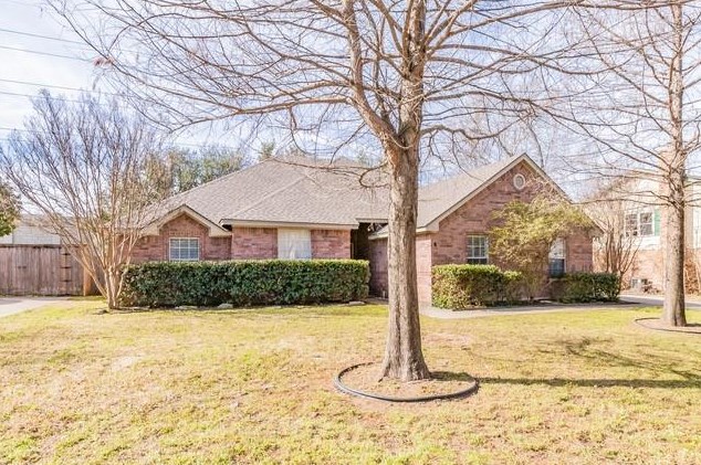 6 Crooked Creek Ct, Roanoke, TX 76262