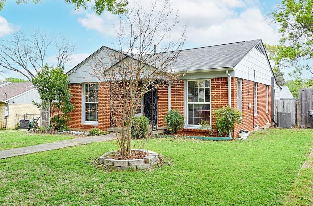 1602 Lansford Ave, Dallas TX  75224-1112 exterior