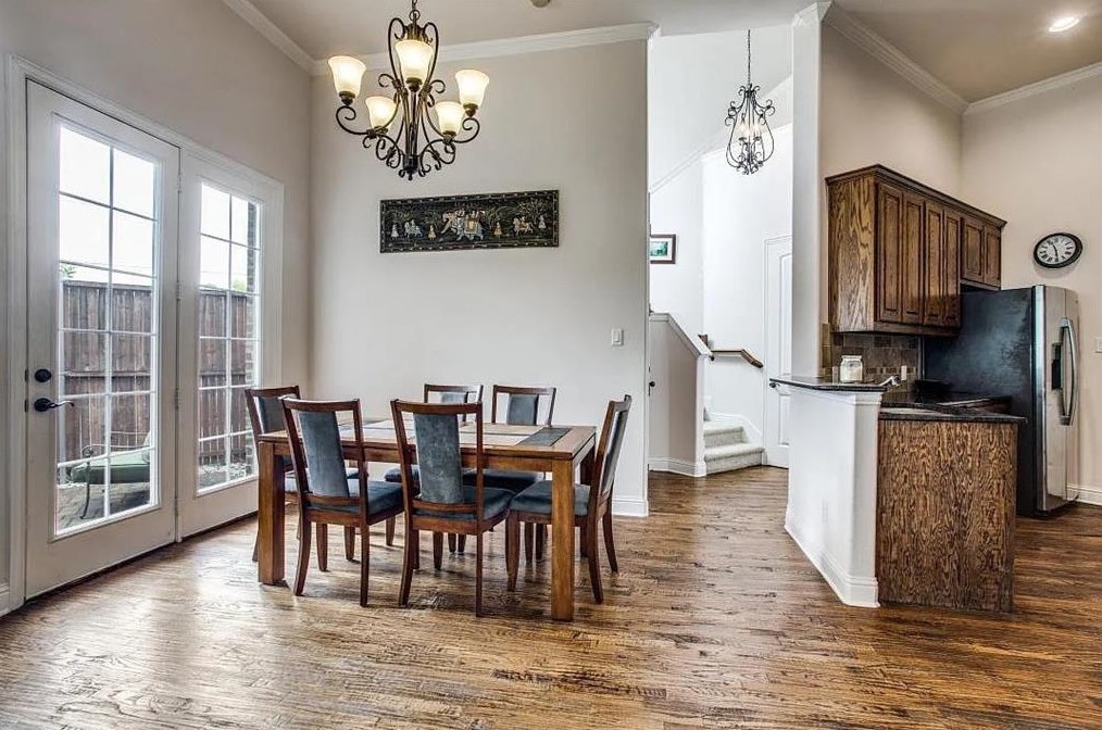 2203 Kirby St, Dallas TX  75204-4626 exterior