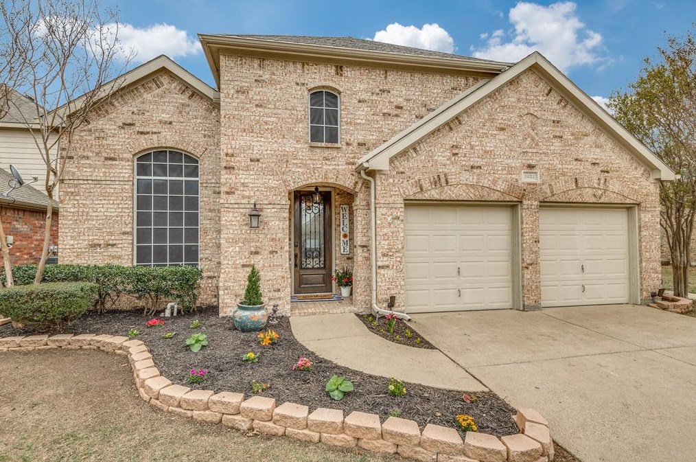 2623 Cove Dr, Grand Prairie, TX 75054-7232