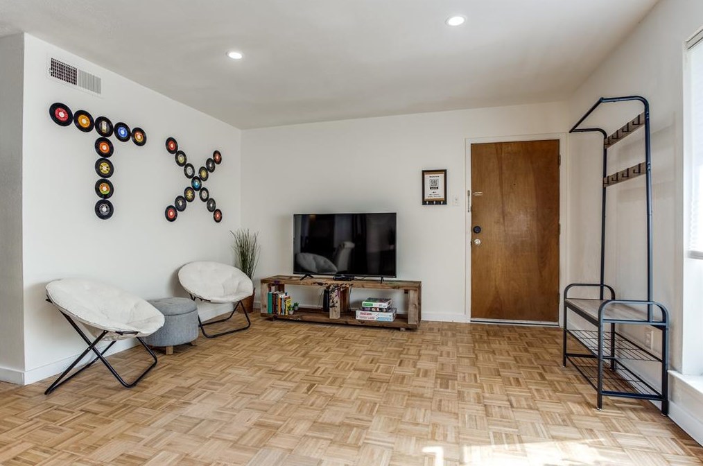 7855 Meadow Park Dr, Dallas, TX 75230-4929