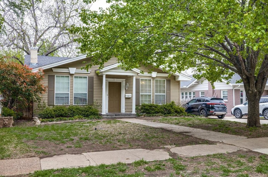 1817 Thomas Pl, Fort Worth, TX 76107