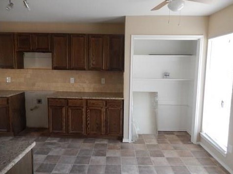 10818 Sharondale Dr, Dallas, TX 75228