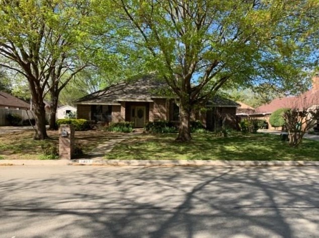 1325 Cambridge Ln, Denton, TX 76209