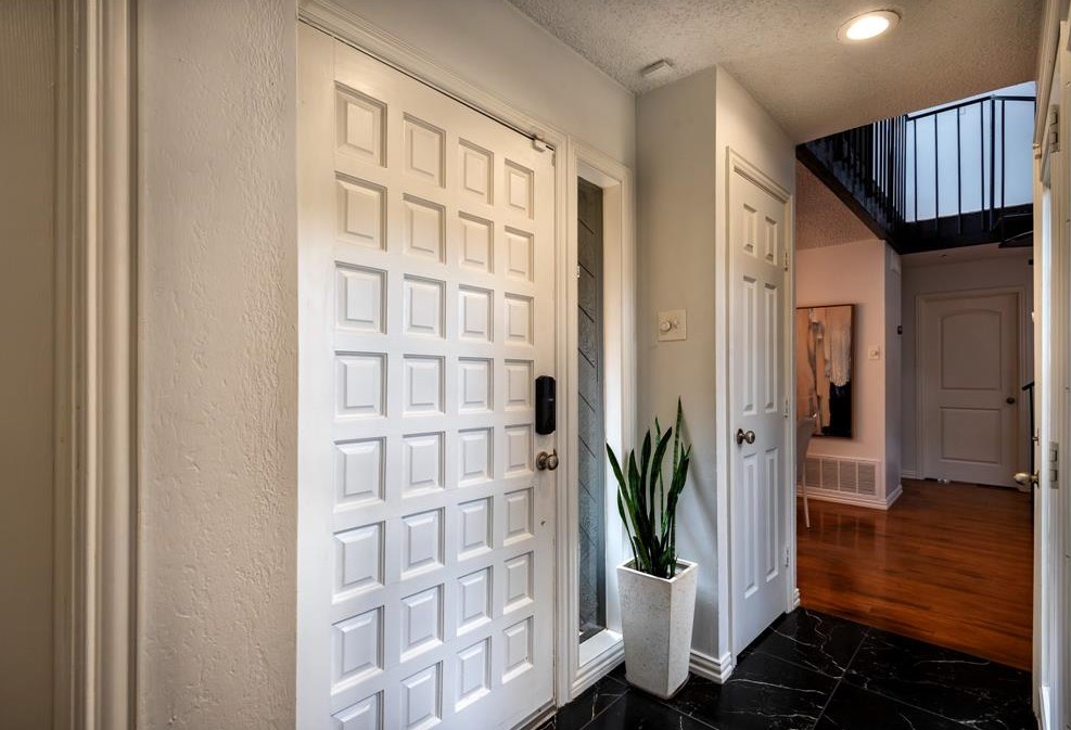 12219 Wightman Pl, Dallas TX 75243-4544 exterior