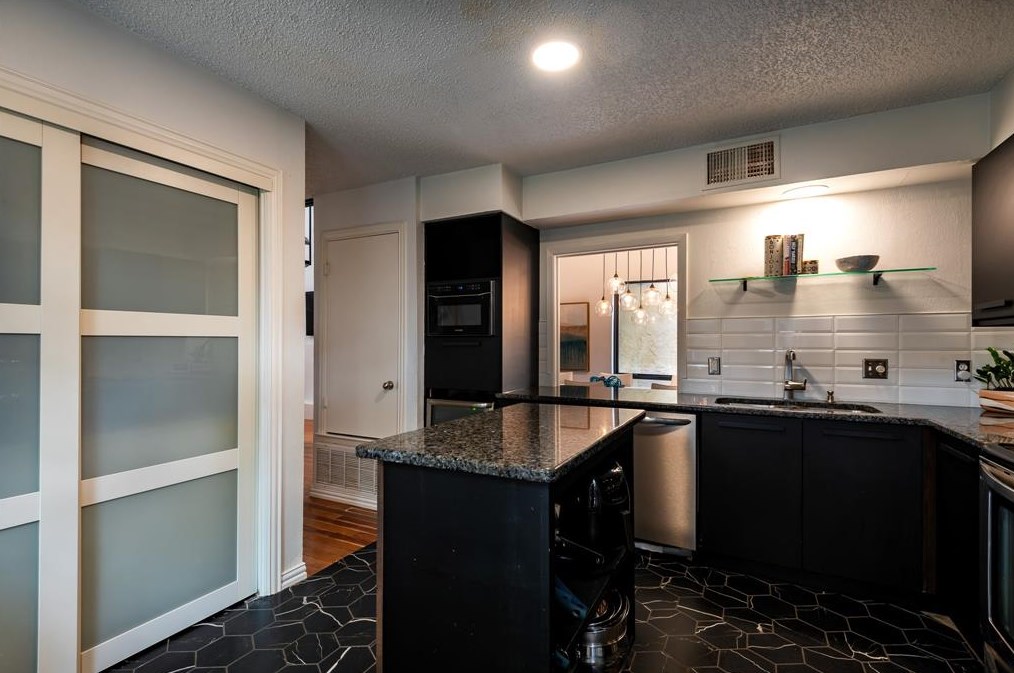 12219 Wightman Pl, Dallas TX 75243-4544 exterior