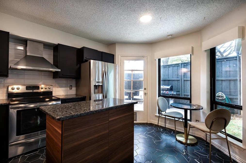 12219 Wightman Pl, Dallas TX 75243-4544 exterior