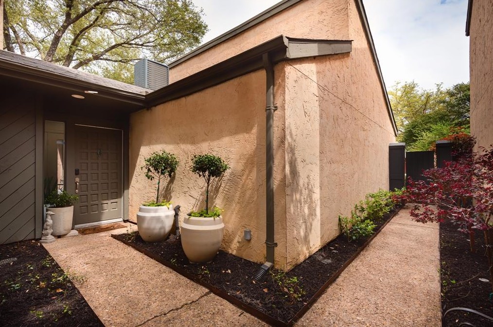 12219 Wightman Pl, Dallas TX 75243-4544 exterior