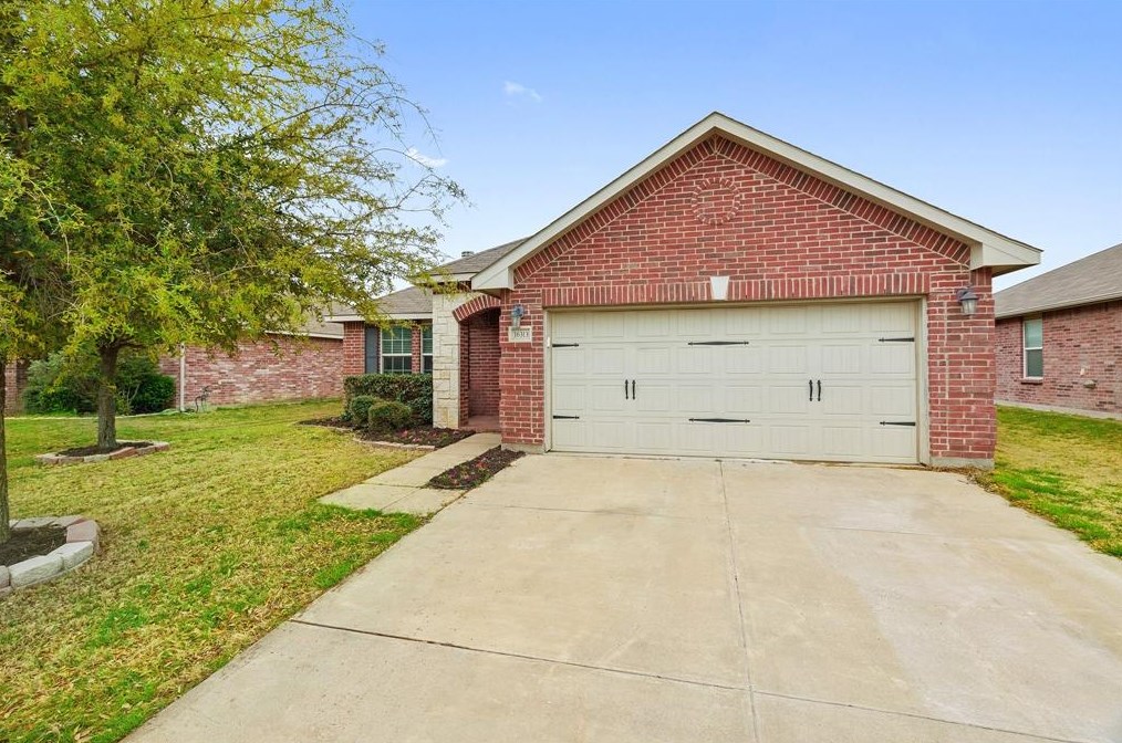 16313 Severn Ln, Justin, TX 76247