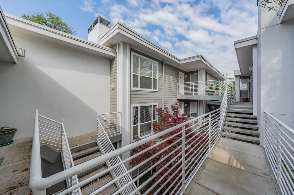 3711 Holland Ave Apt 302, Dallas, TX 75219