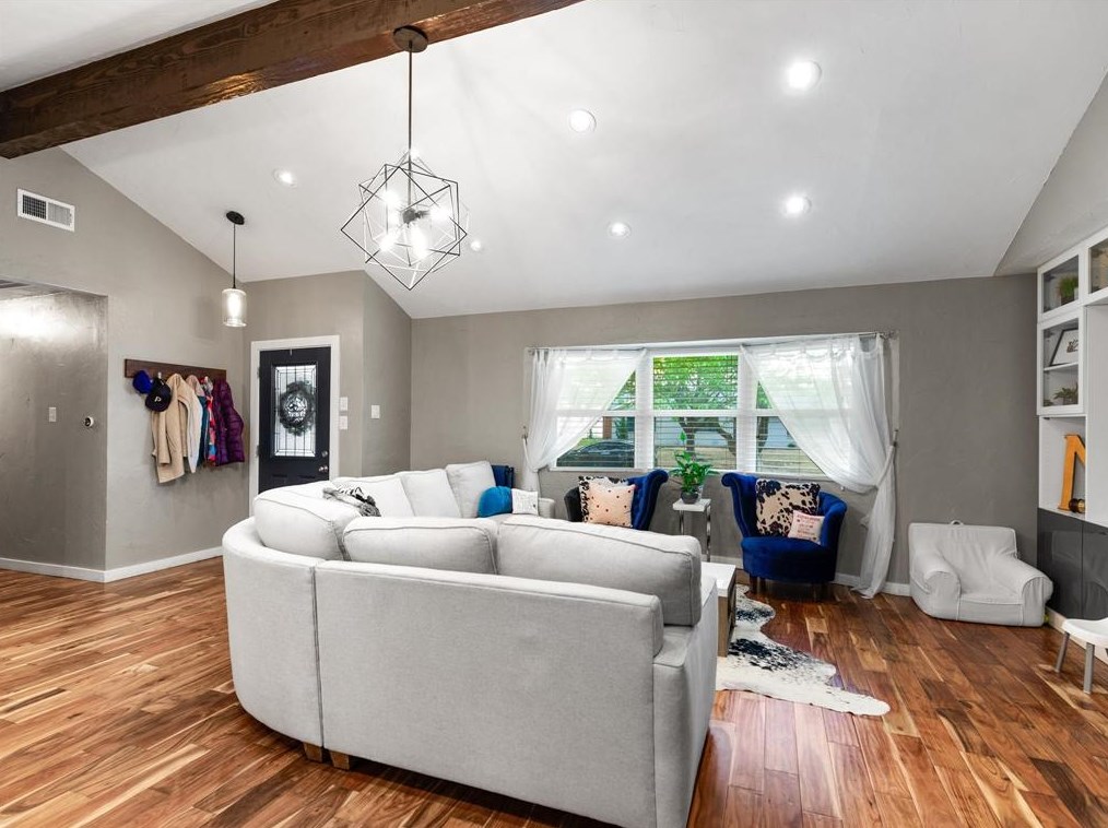 1529 Mapleton Dr, Dallas TX  75228-4231 exterior