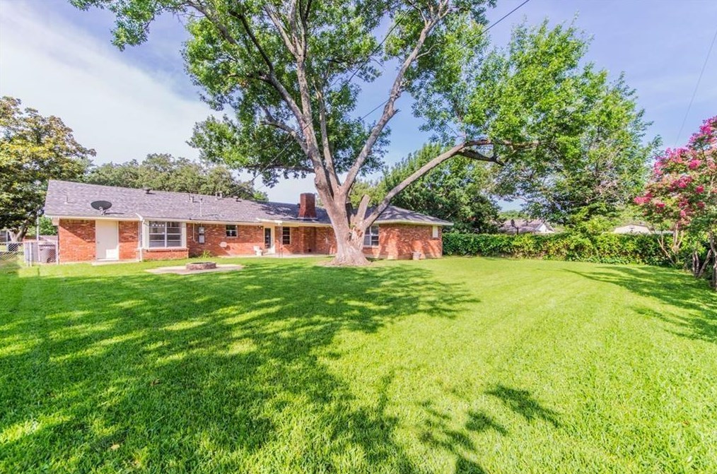 4320 Whitfield Ave, Fort Worth, TX 76109
