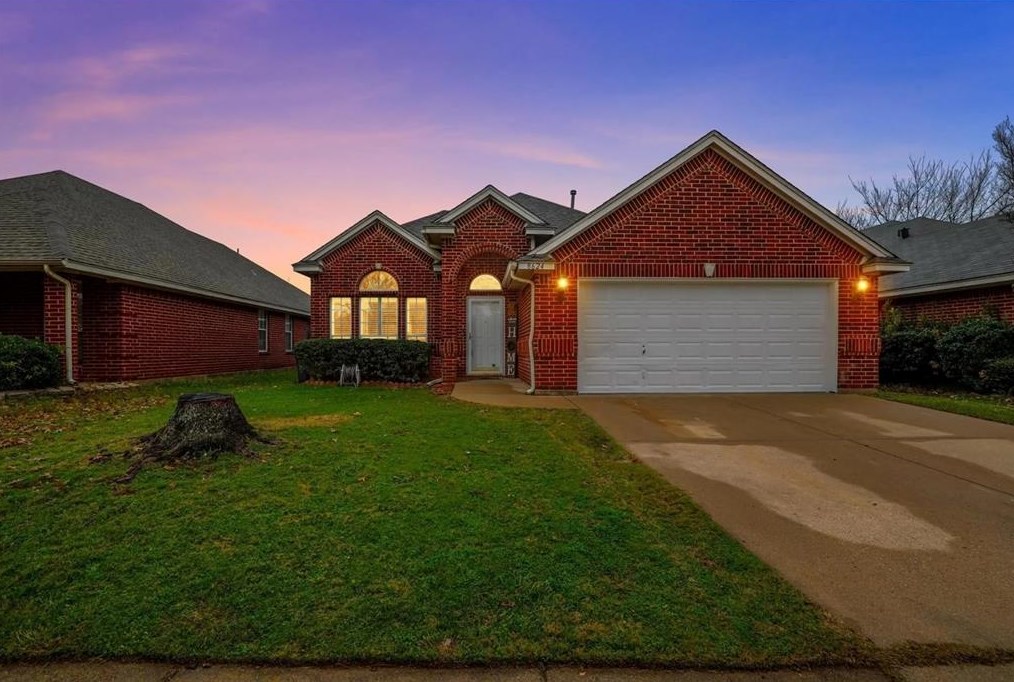 8624 San Joaquin Trl, Fort Worth, TX 76118
