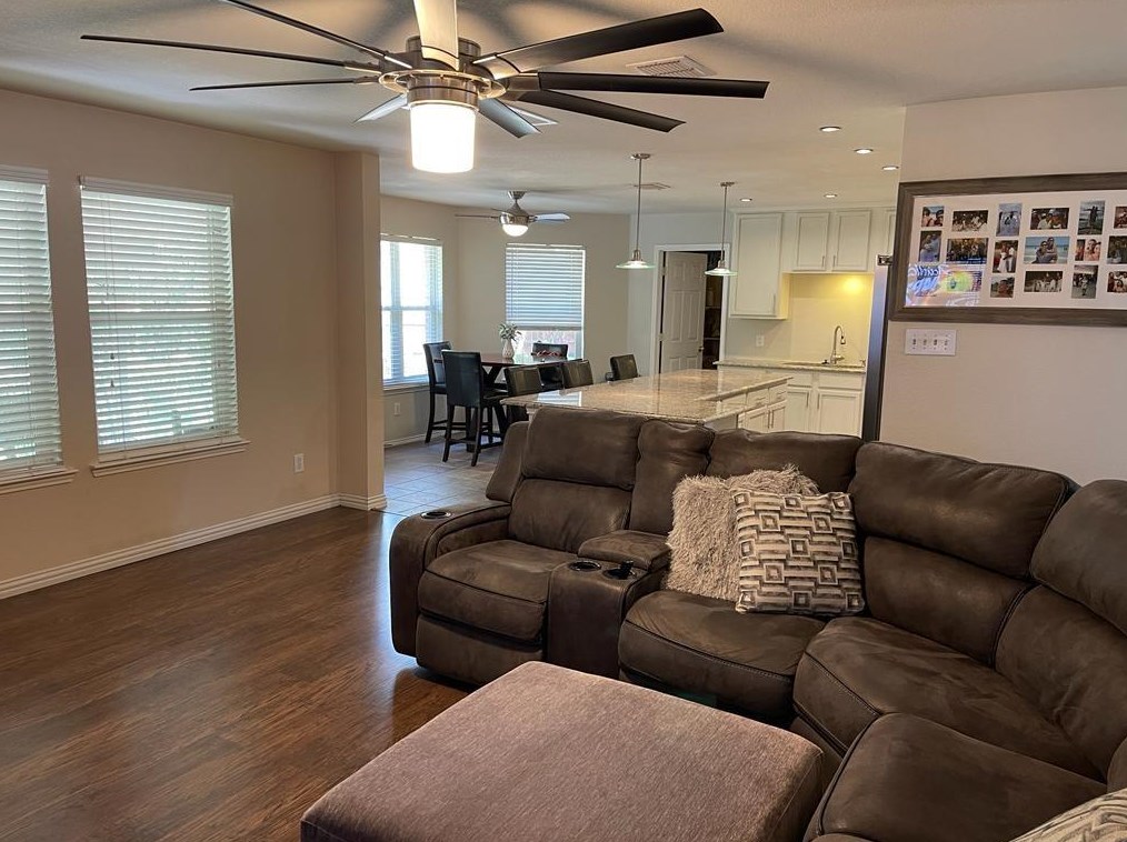 1805 Cedar Trl, Mesquite TX  75181-2436 exterior