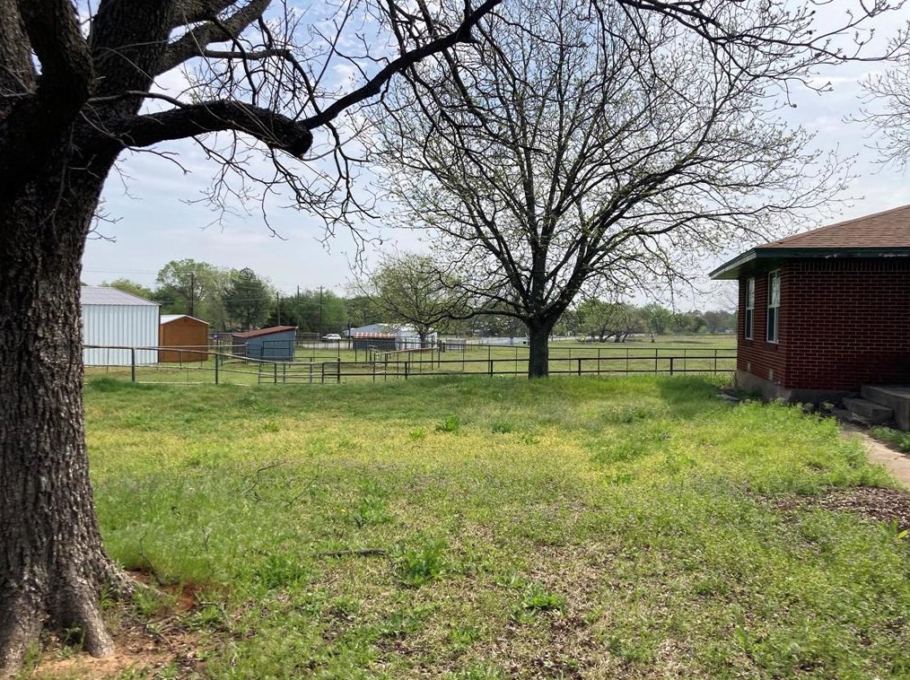 131 South Dr, Springtown, TX 76082