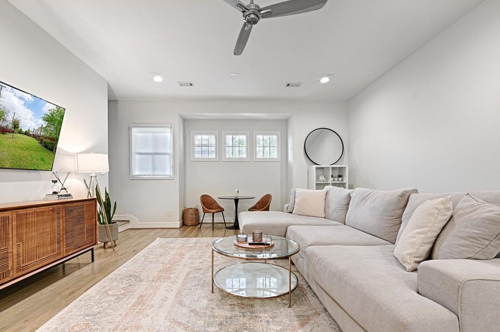 5089 Gaston Ave #1002, Dallas, TX 75214
