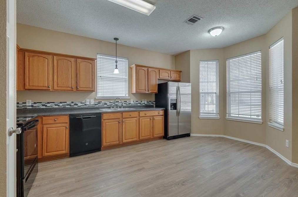 3949 Parkhaven, Denton, TX 76210