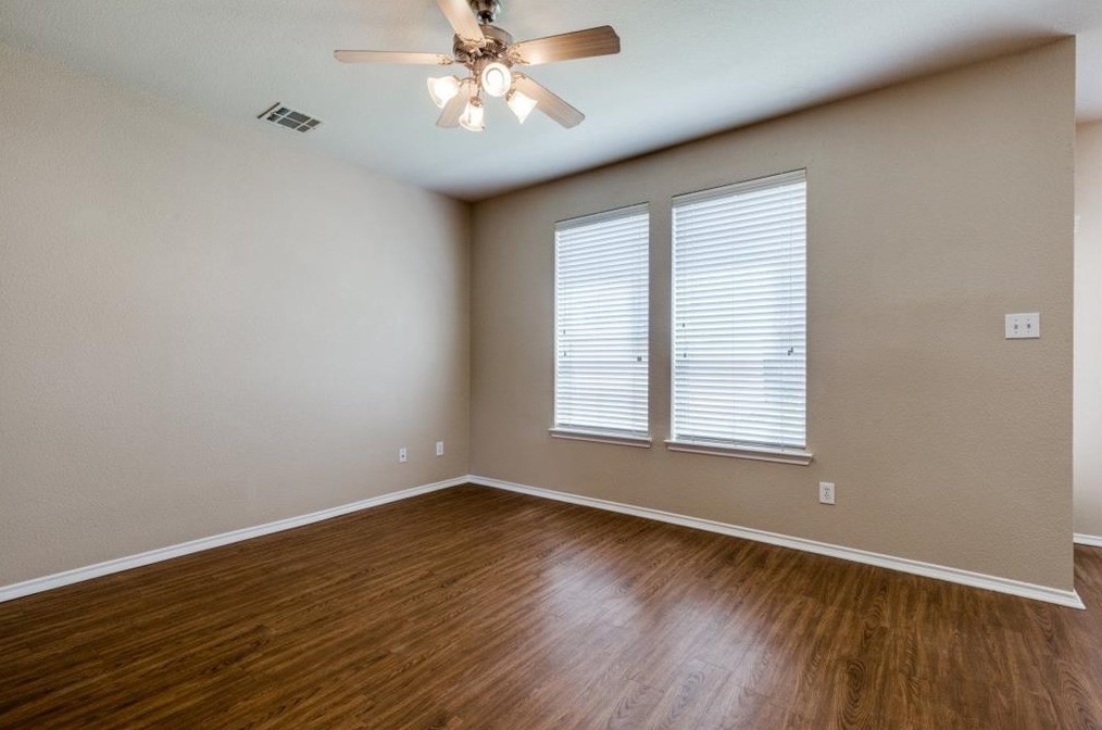 2228 Stonebrook Ln, Mesquite, TX 75181