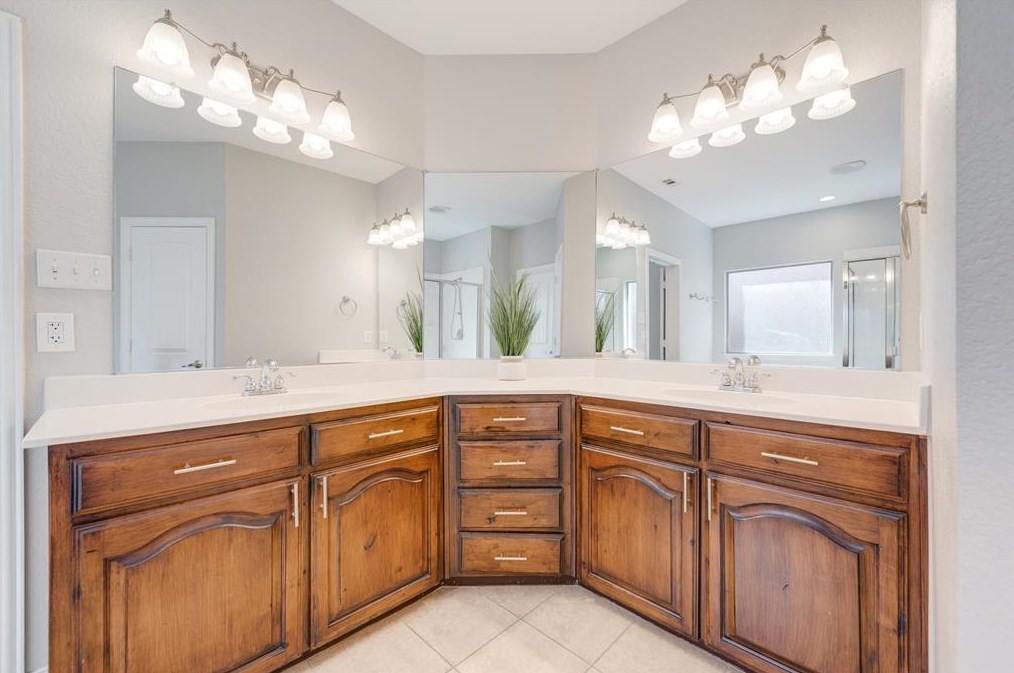 2708 Las Ventanas Trl, Fort Worth TX  76131-2807 exterior