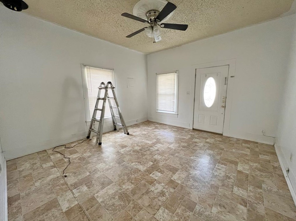 311 W Spring St, Weatherford, TX 76086